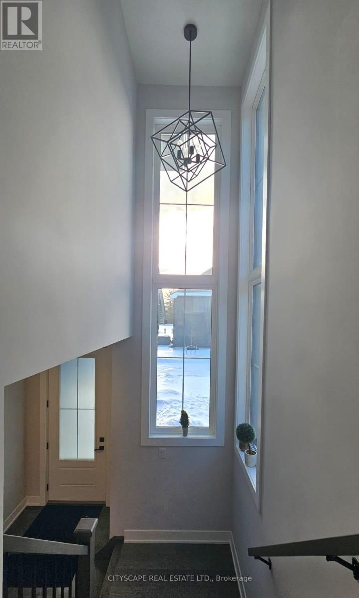 20-297 WHITING STREET Image 34