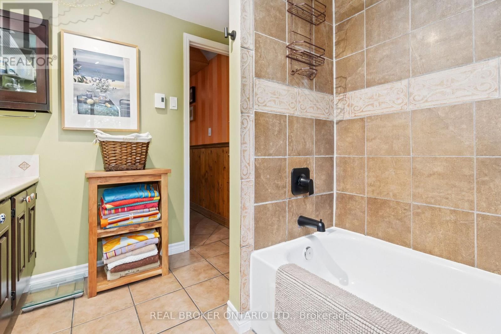 190 WOODS ROAD Image 22