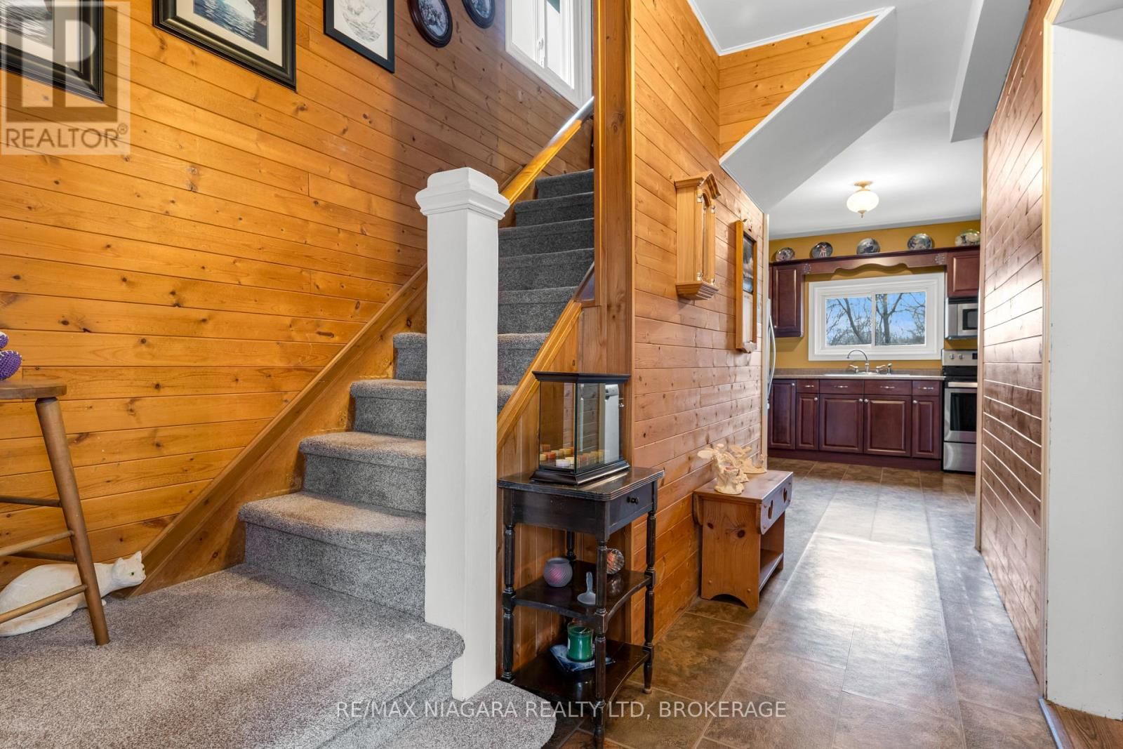 53 TURNER CRESCENT Image 10