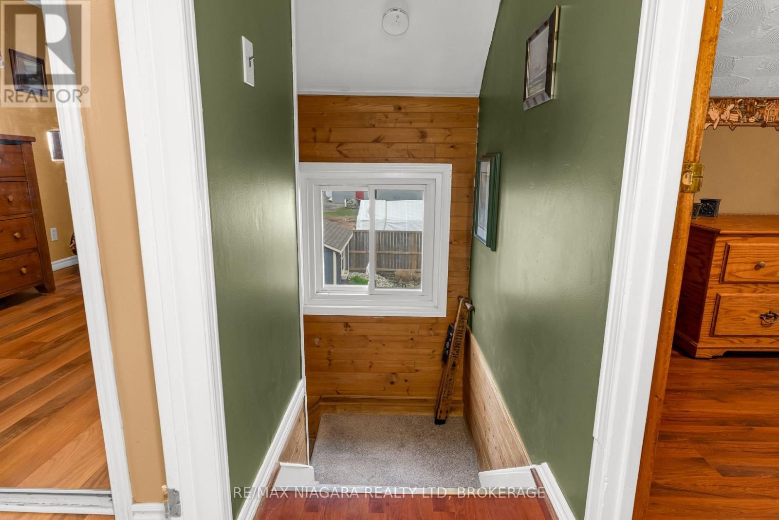 53 TURNER CRESCENT Image 11