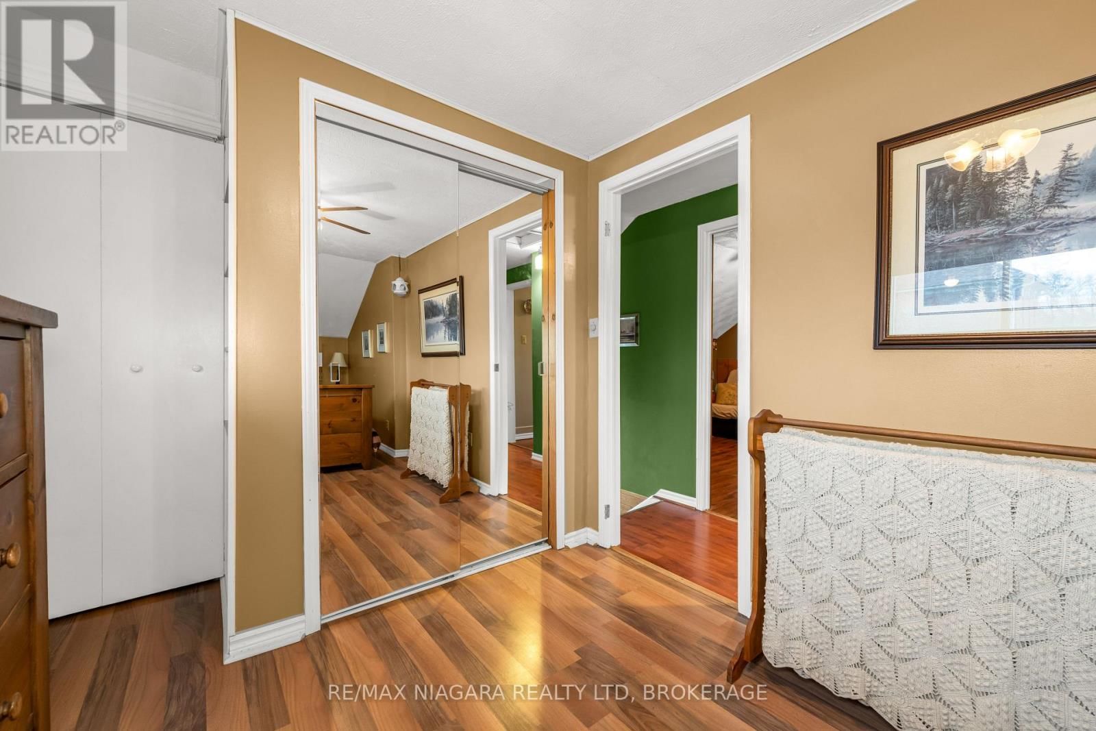 53 TURNER CRESCENT Image 16