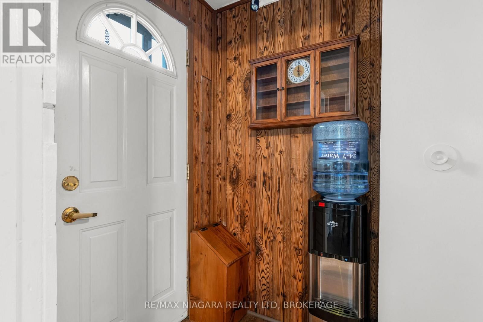 53 TURNER CRESCENT Image 22