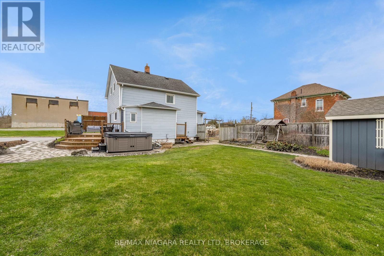 53 TURNER CRESCENT Image 26