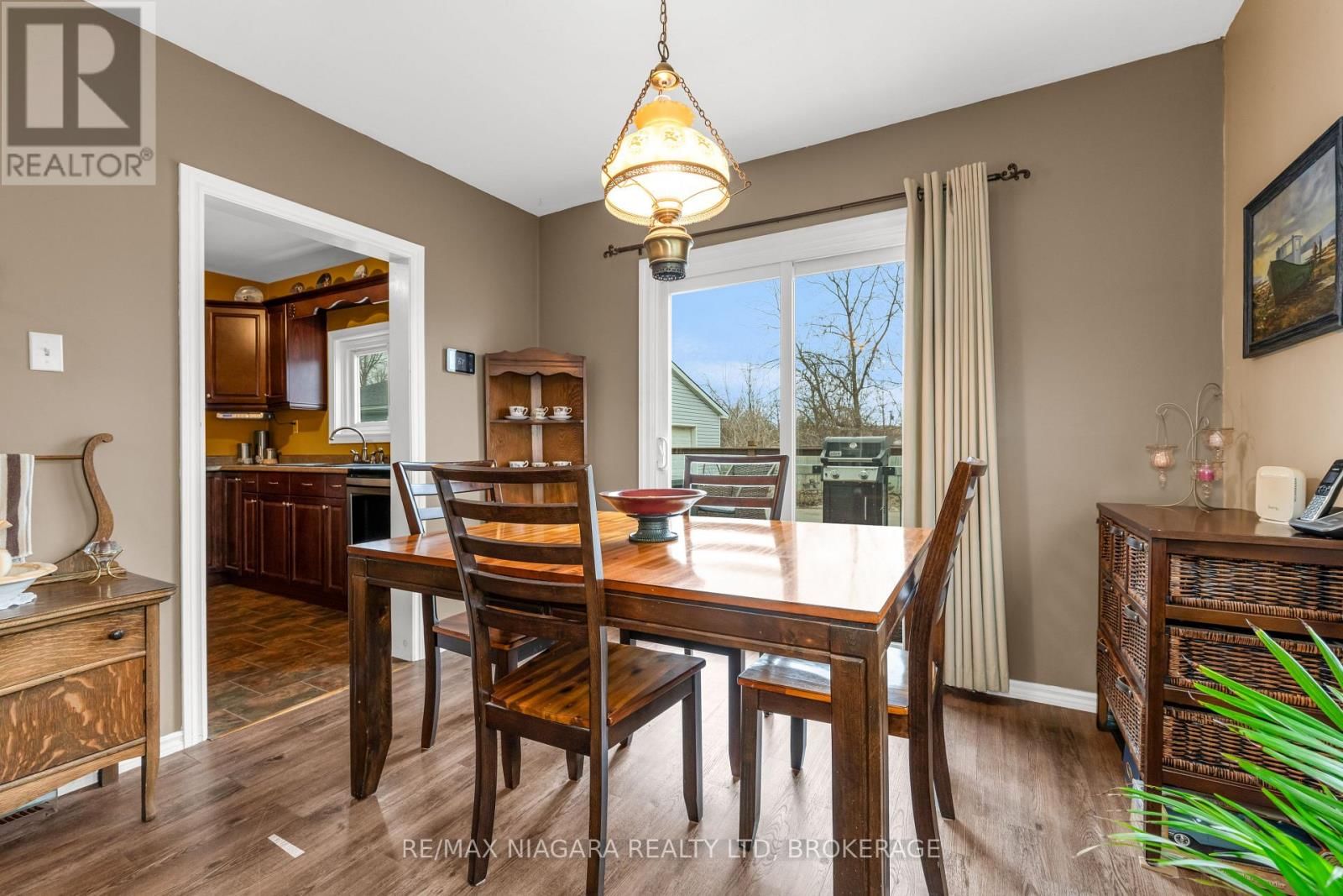 53 TURNER CRESCENT Image 7