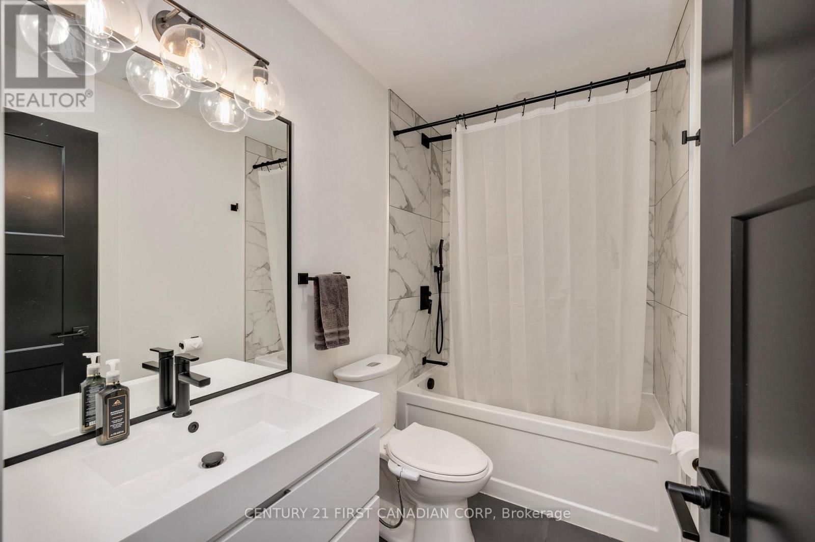 3490 SILVERLEAF CHASE Image 20