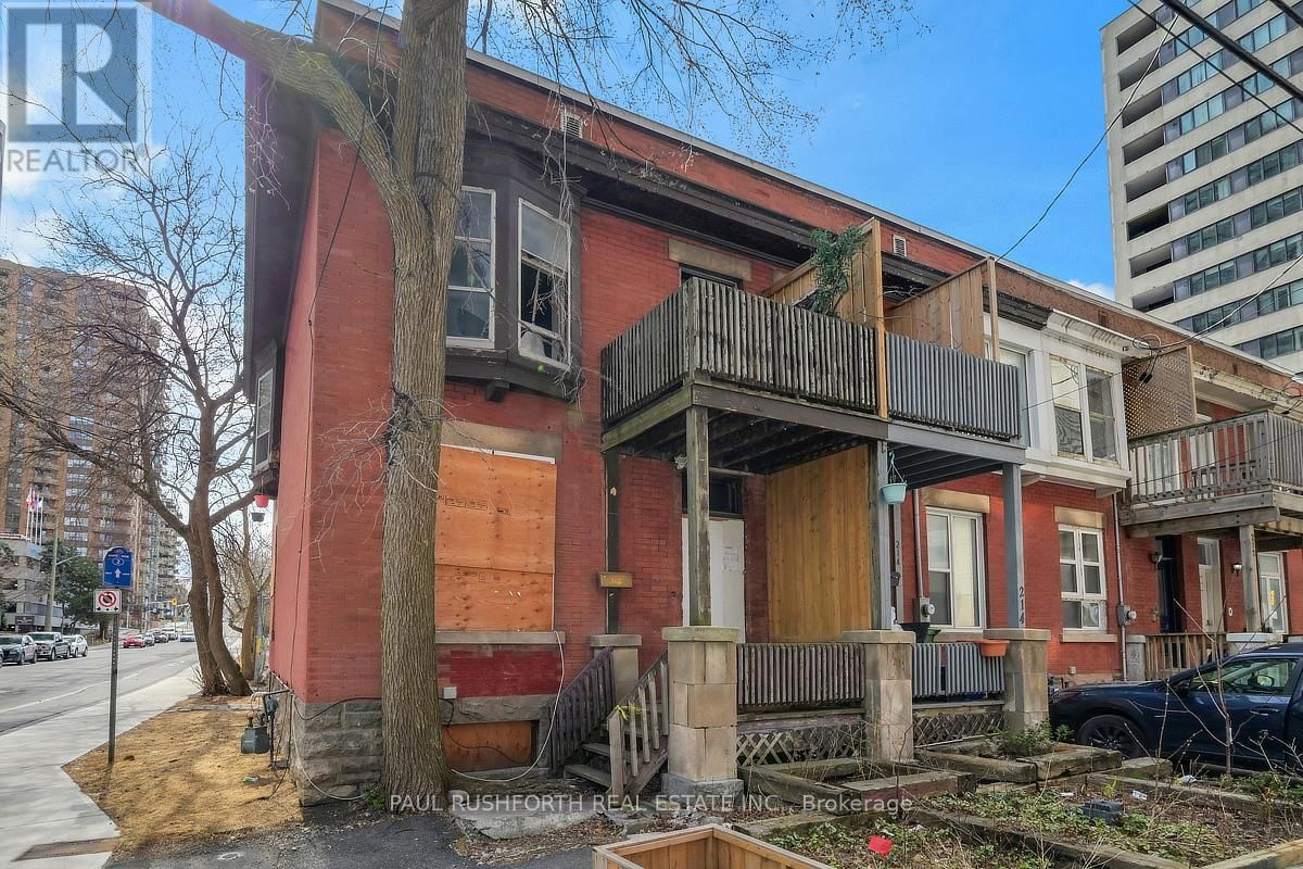 216 BAY STREET Image 1