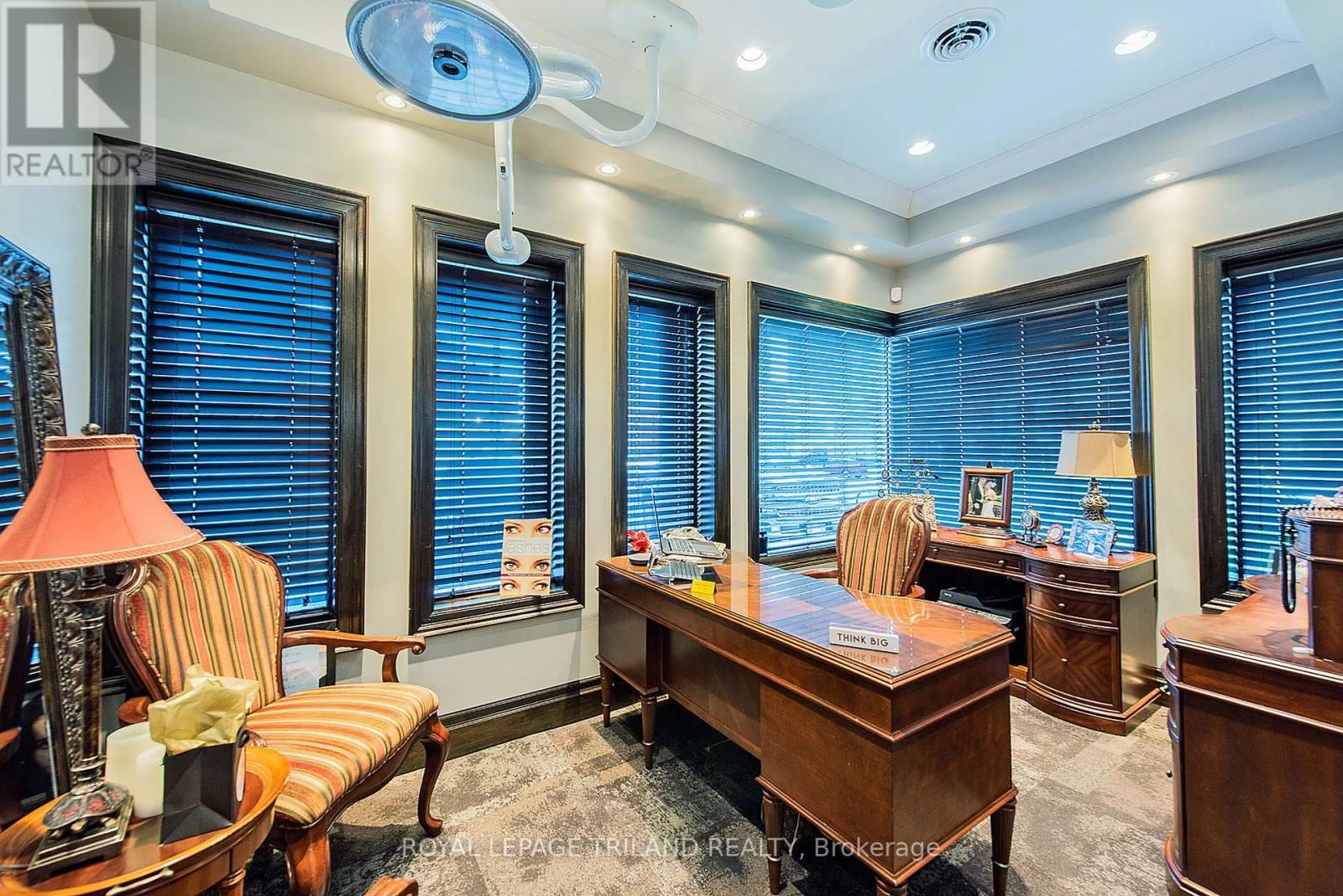 424 WATERLOO STREET Image 19