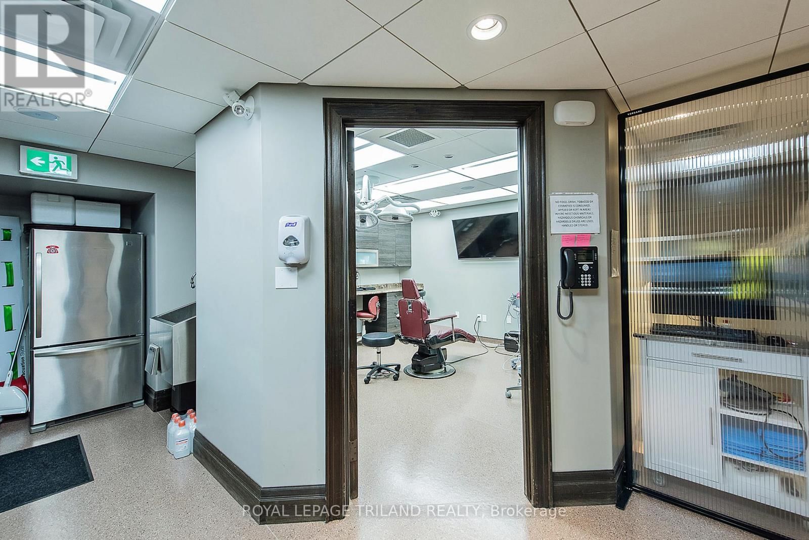 424 WATERLOO STREET Image 27