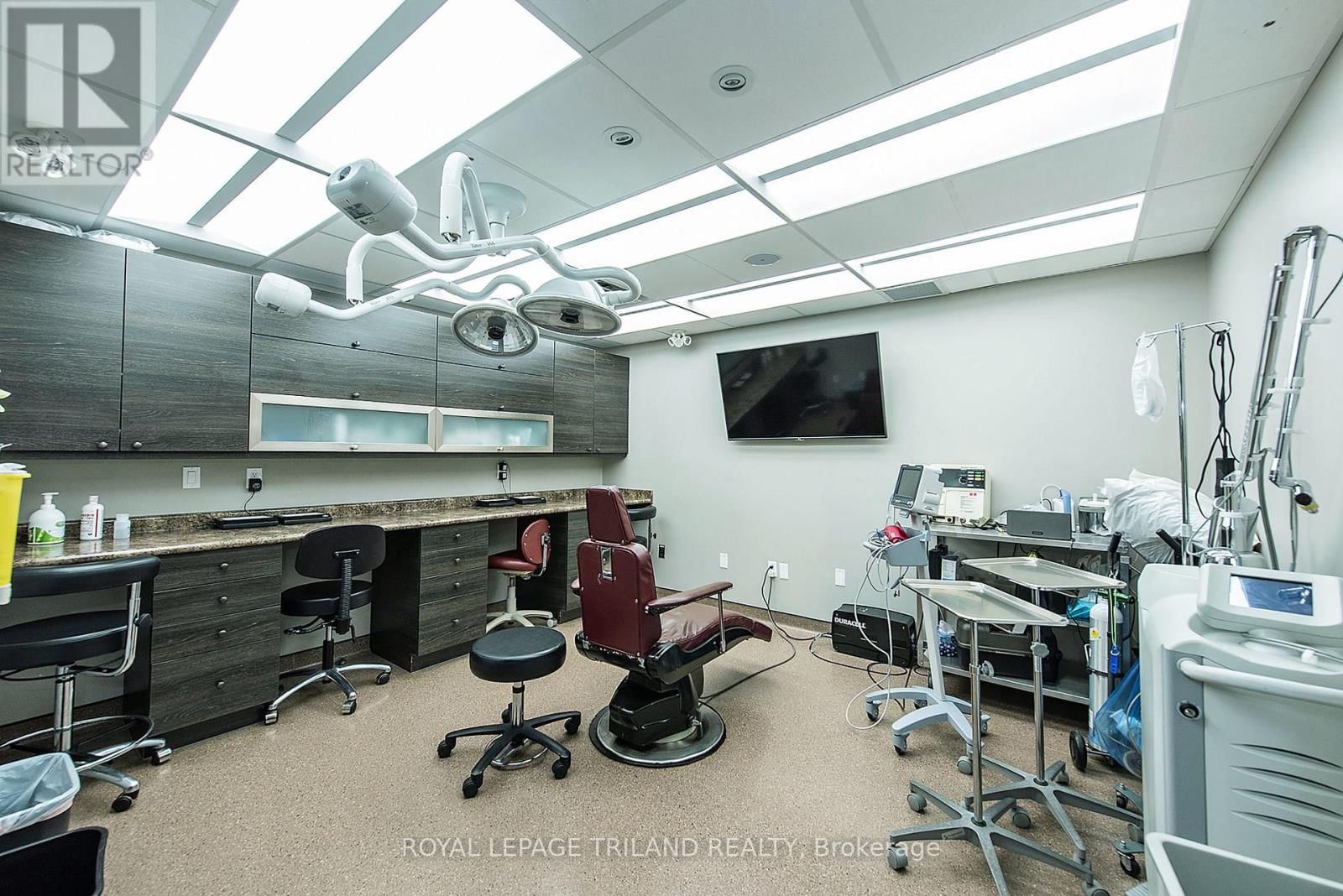 424 WATERLOO STREET Image 28