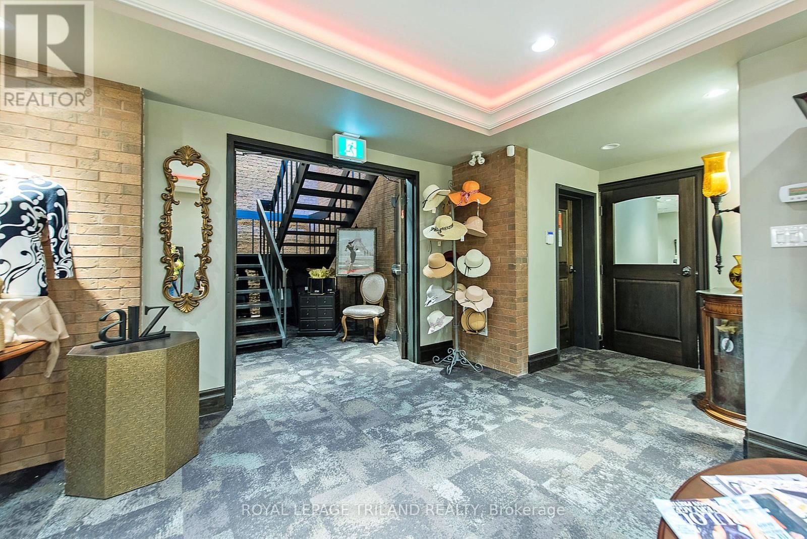 424 WATERLOO STREET Image 31