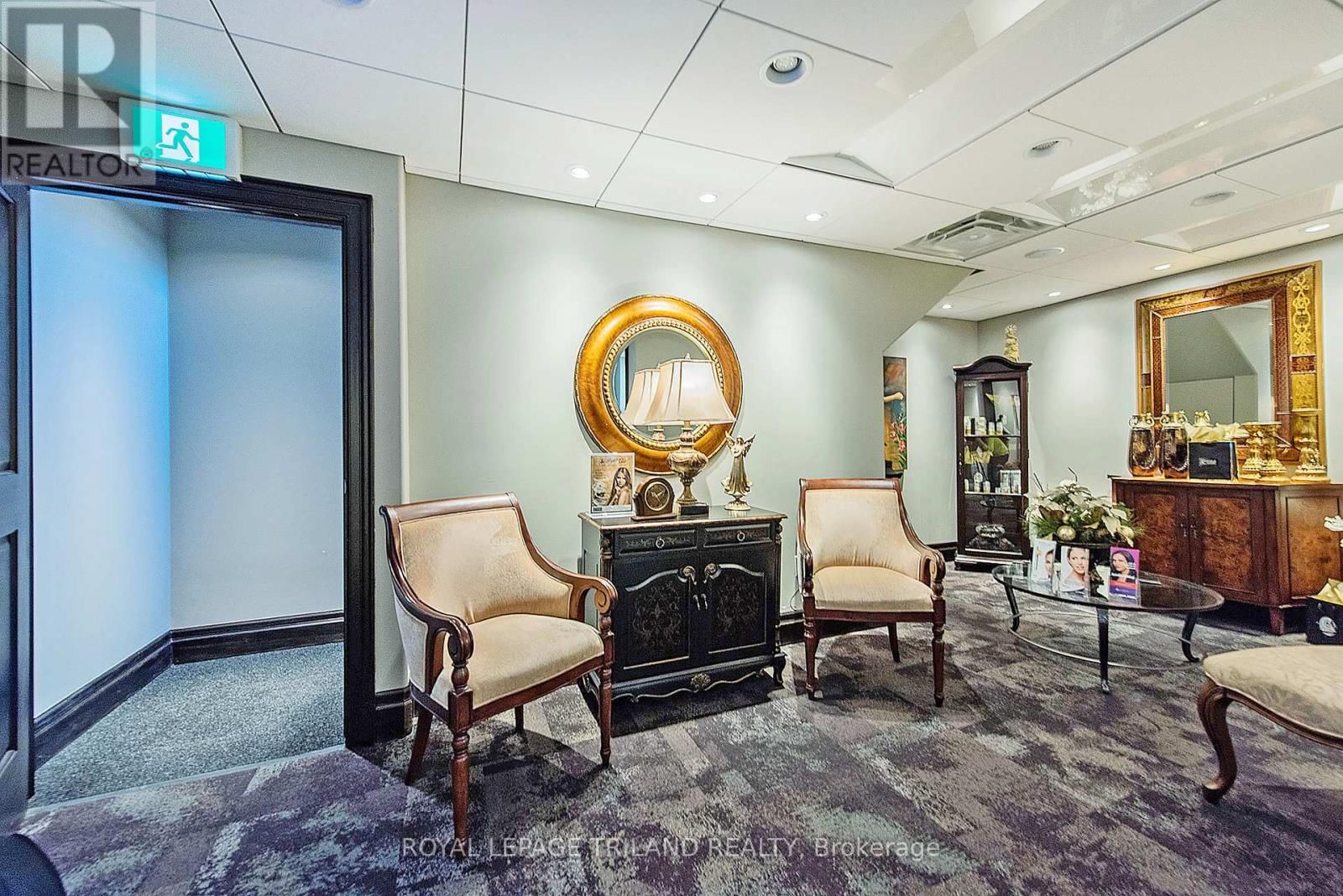 424 WATERLOO STREET Image 41