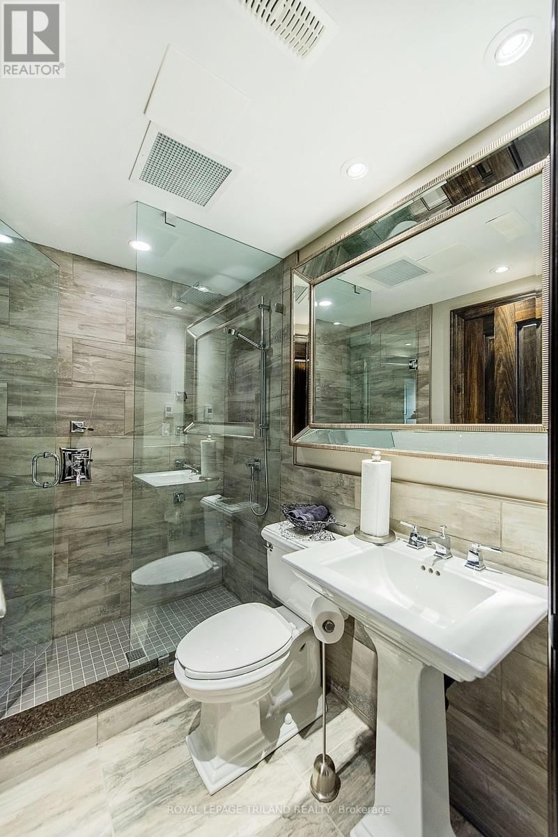 424 WATERLOO STREET Image 43