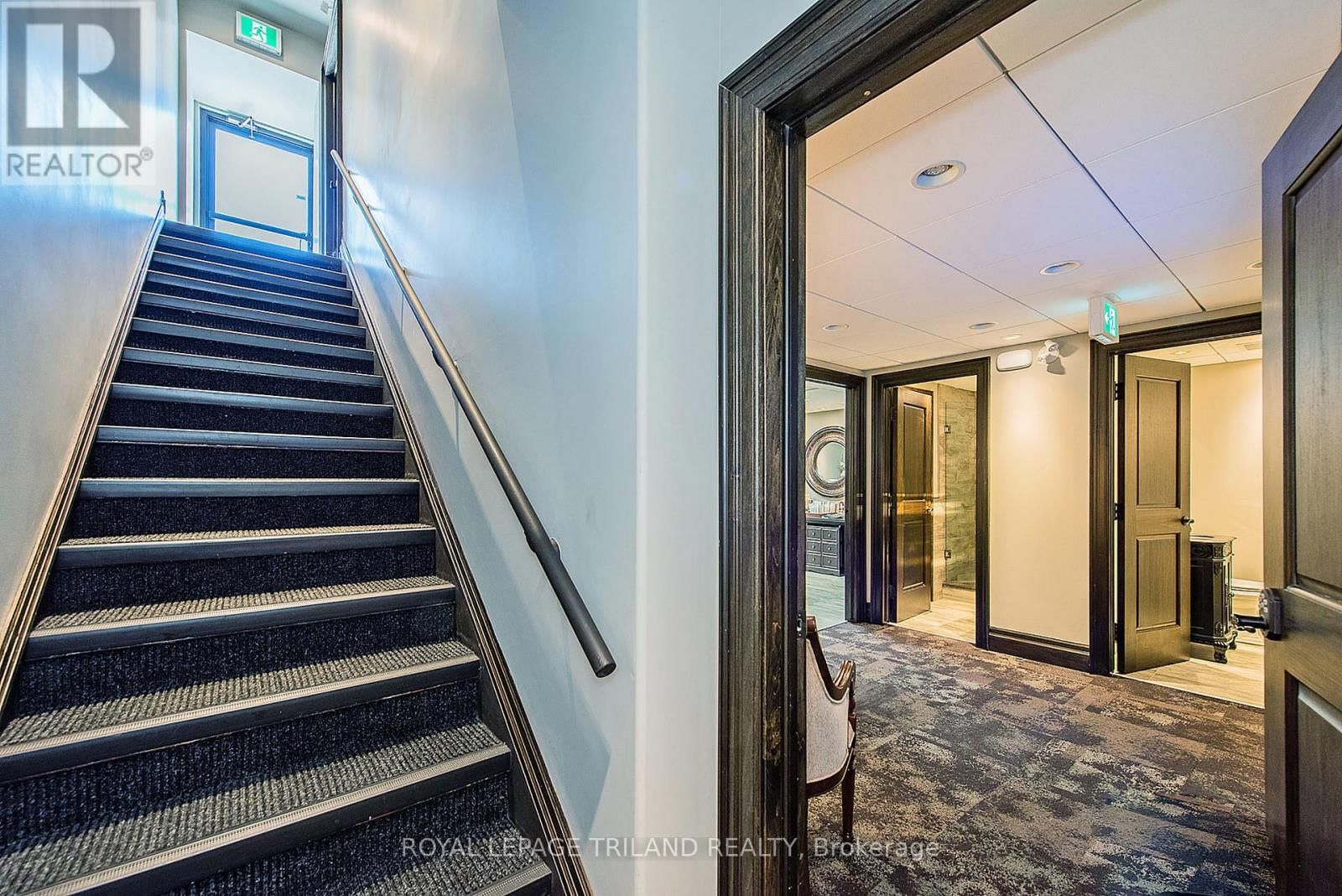 424 WATERLOO STREET Image 46