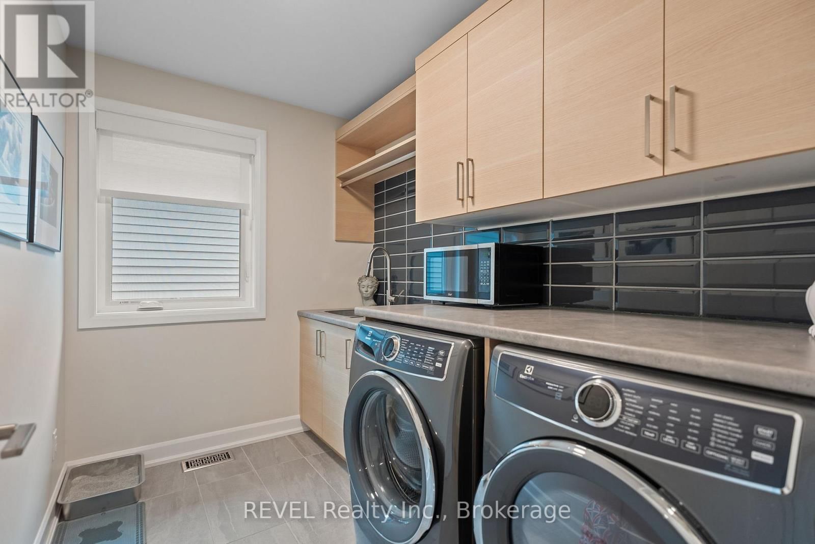 3809 SIMPSON LANE Image 30