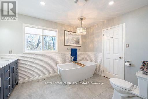 978 HARRINGTON LINE Image 32