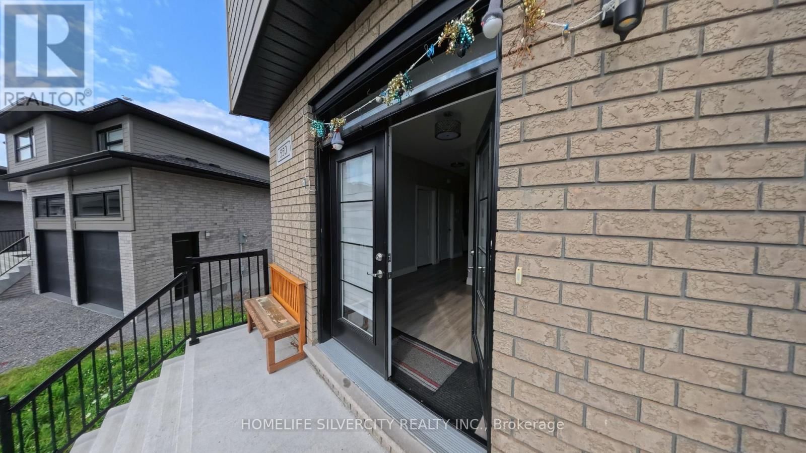 550 BONAVENTURE COURT Image 3