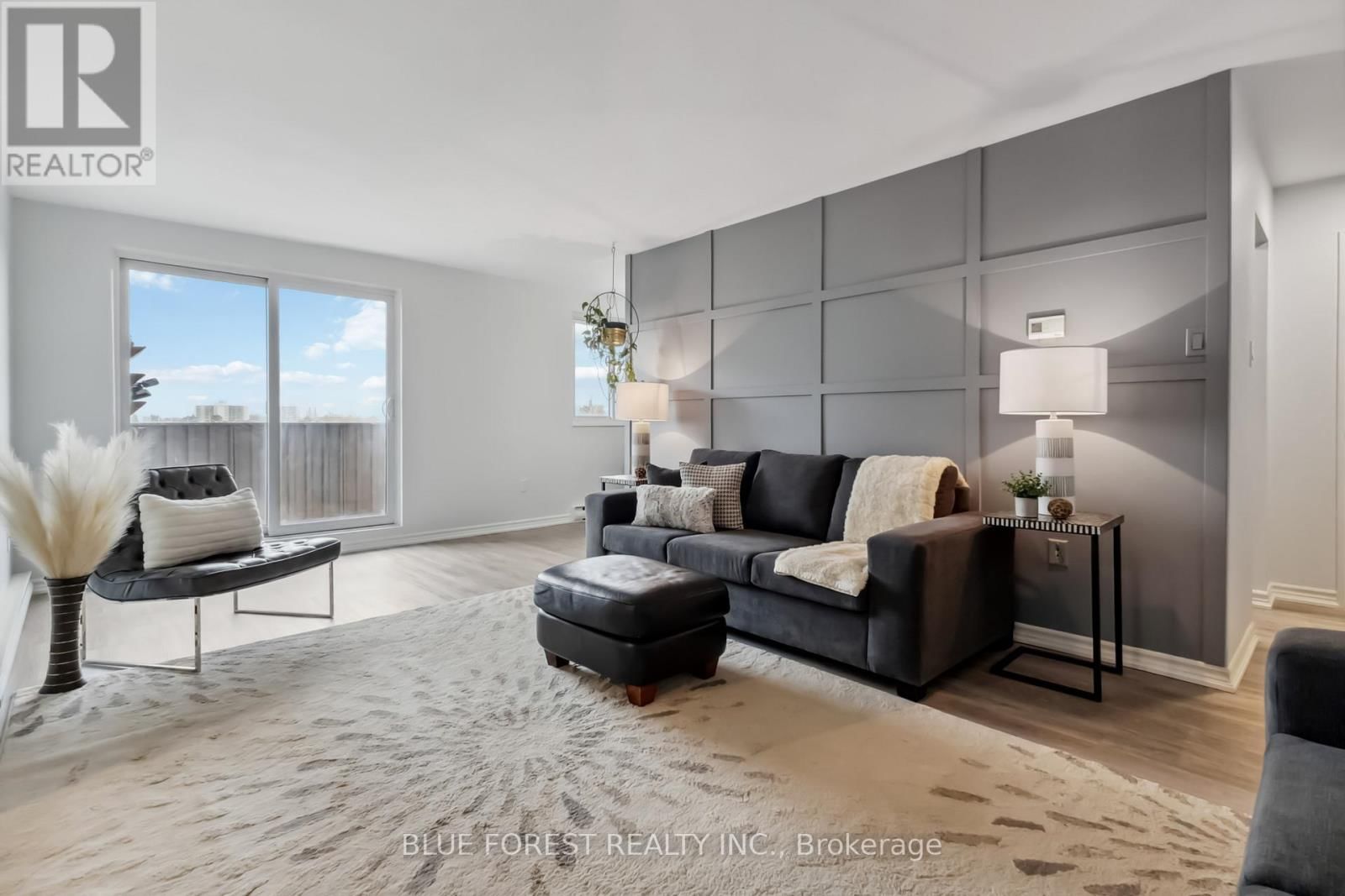 501 - 1100 JALNA BOULEVARD Image 1