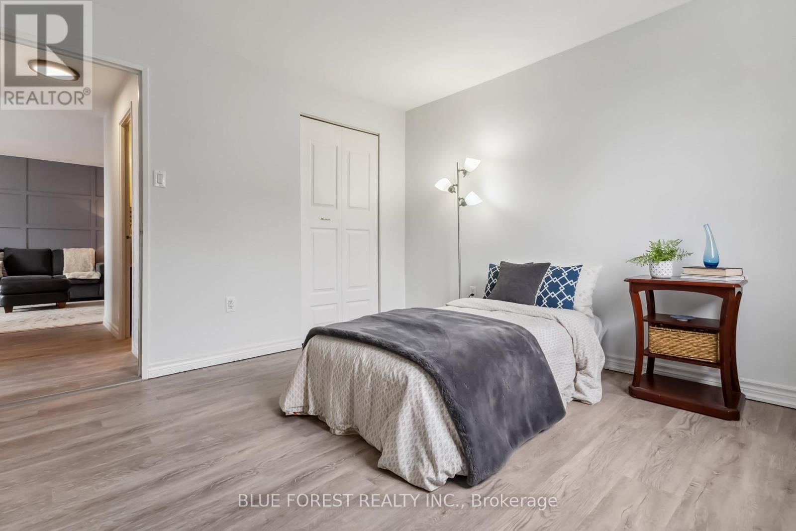 501 - 1100 JALNA BOULEVARD Image 18