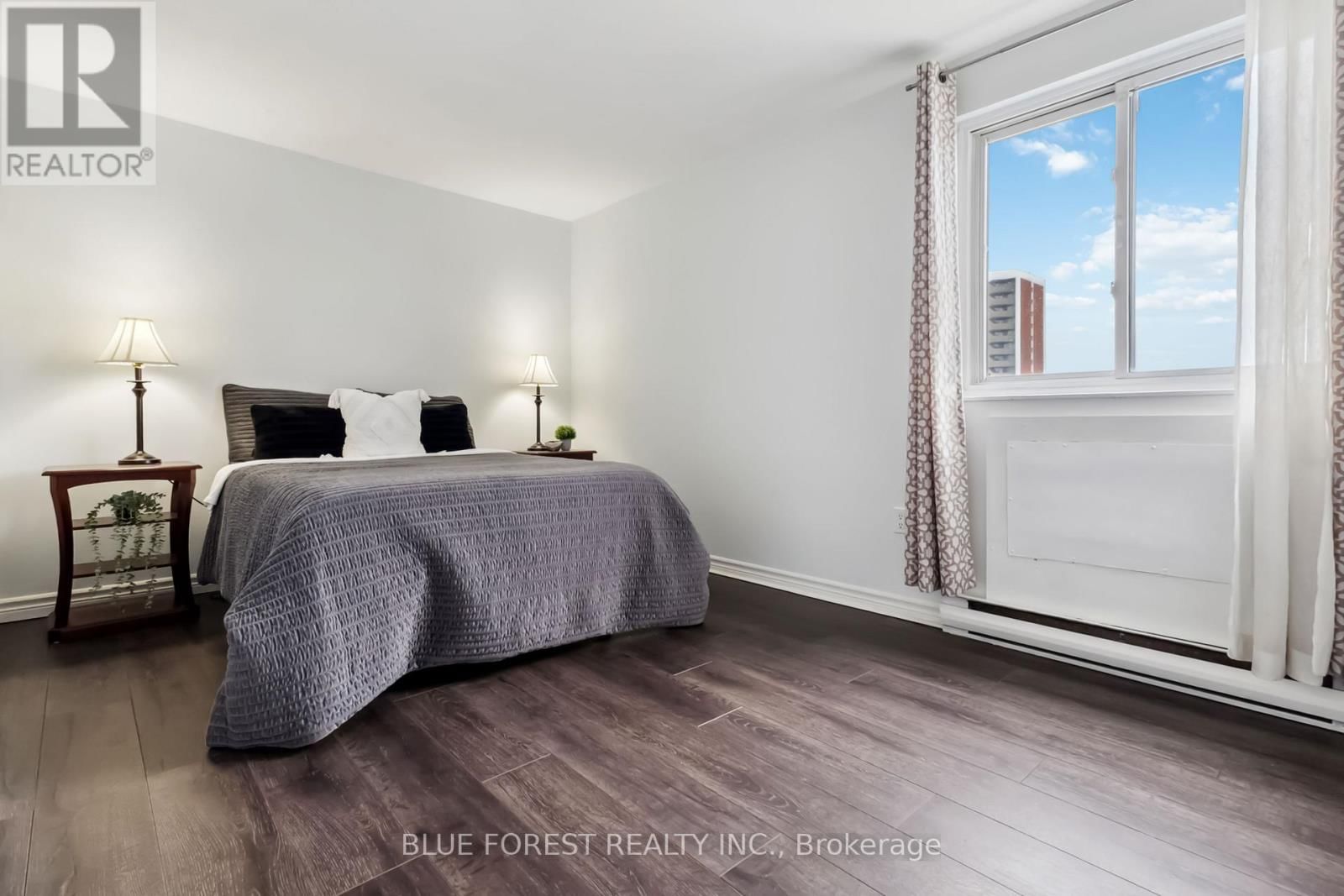 501 - 1100 JALNA BOULEVARD Image 19