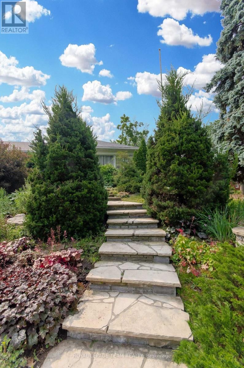 1996 CEDAR LANE TERRACE Image 15