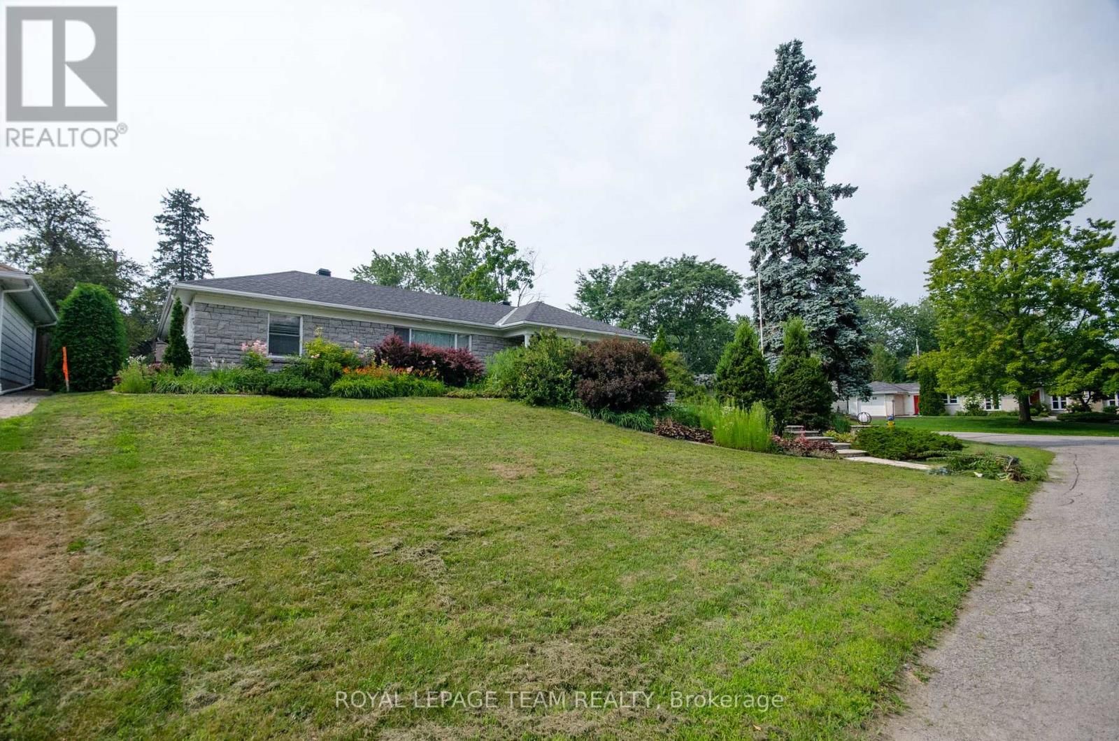 1996 CEDAR LANE TERRACE Image 18