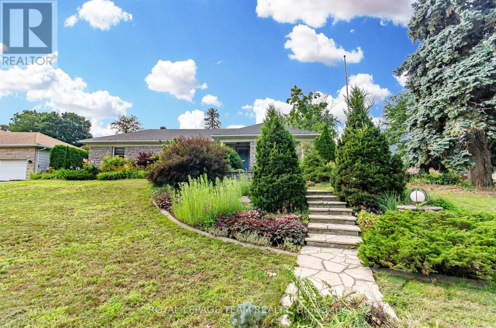 1996 CEDAR LANE TERRACE Image 2