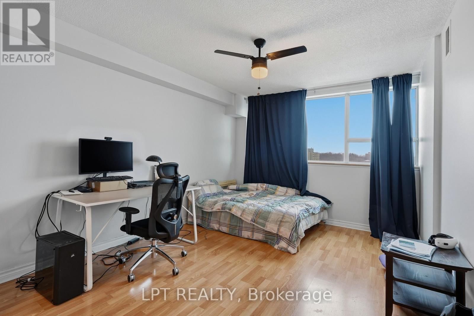 1112 - 555 BRITTANY DRIVE Image 18