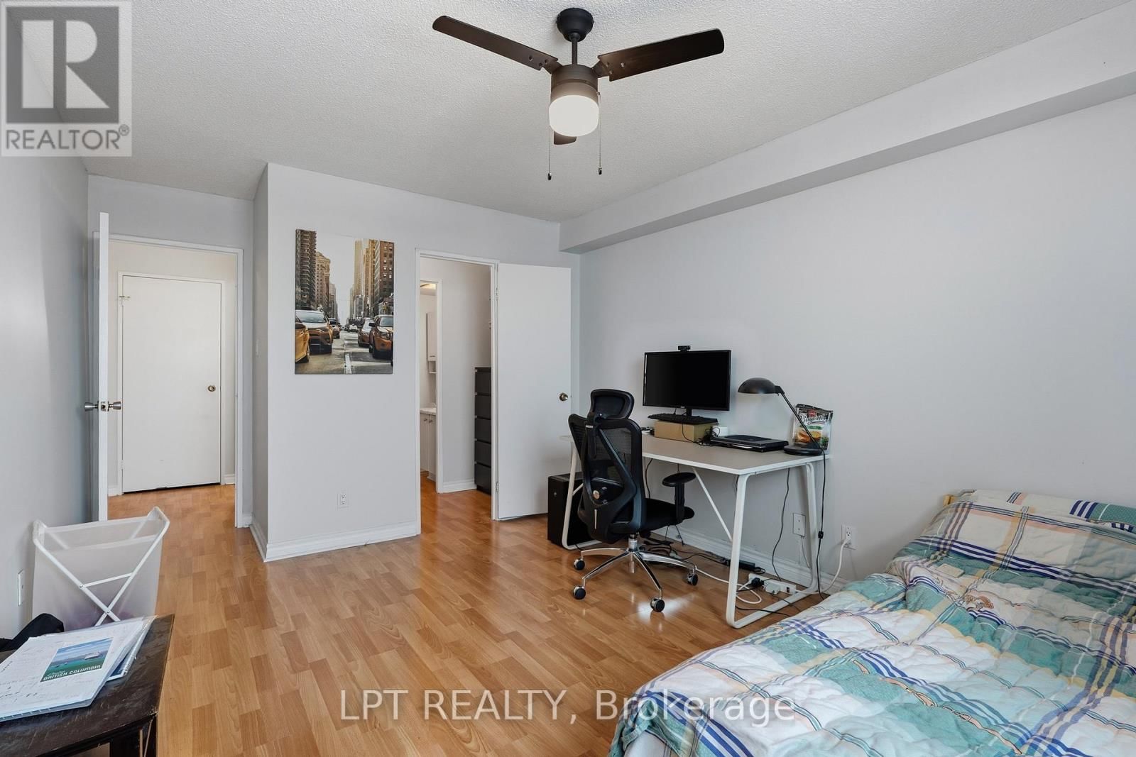 1112 - 555 BRITTANY DRIVE Image 19