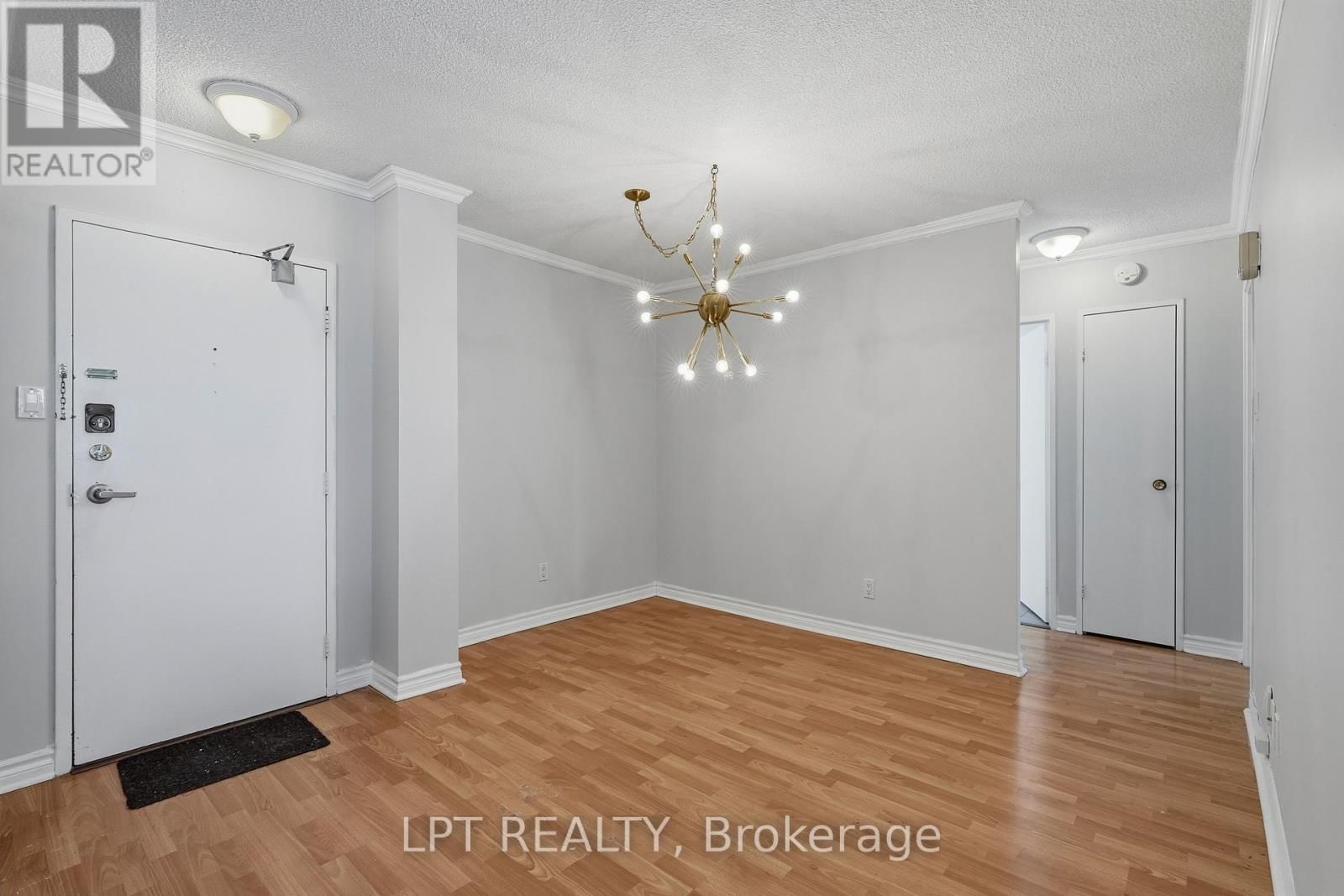 1112 - 555 BRITTANY DRIVE Image 7