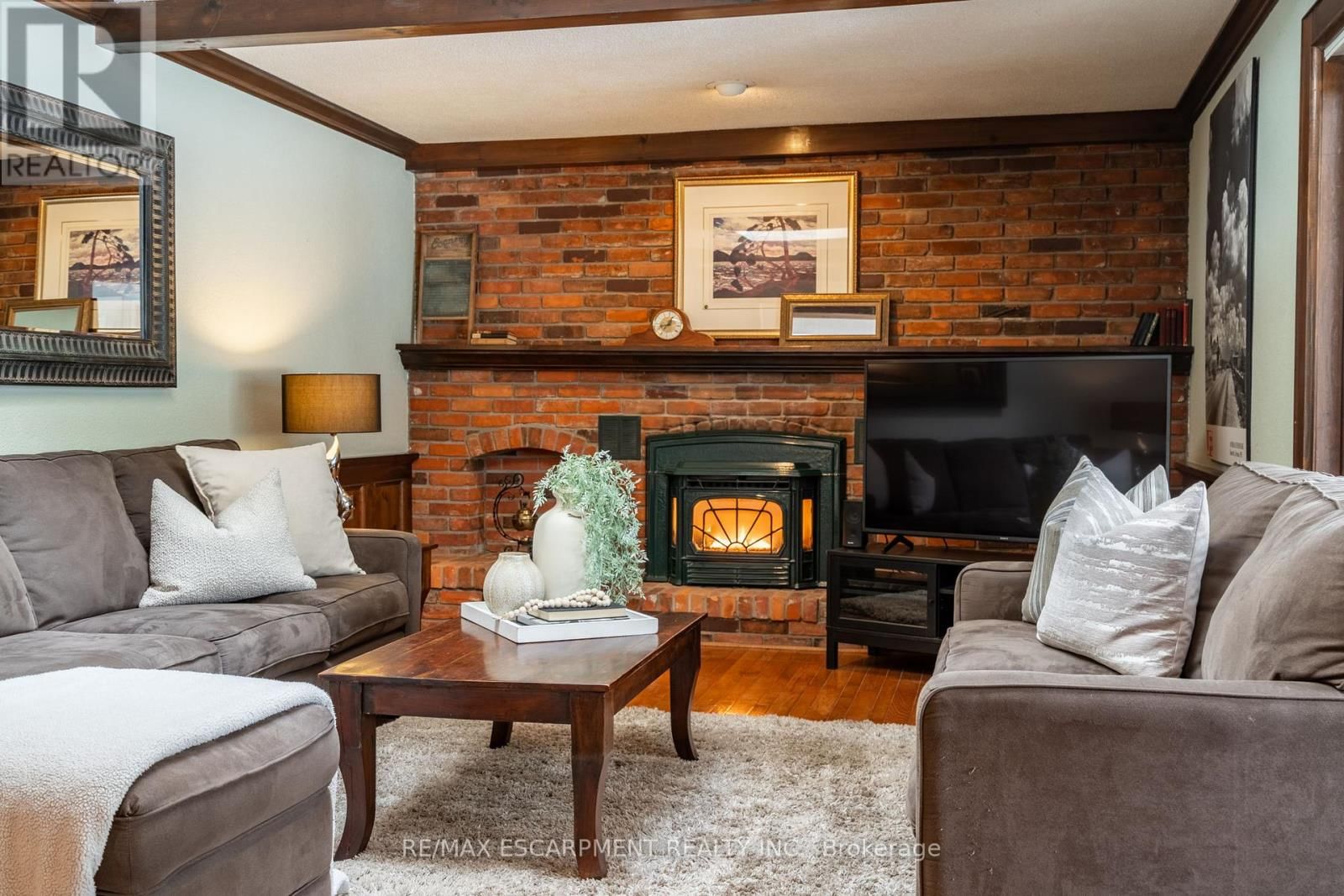 1 ACREDALE DRIVE Image 16