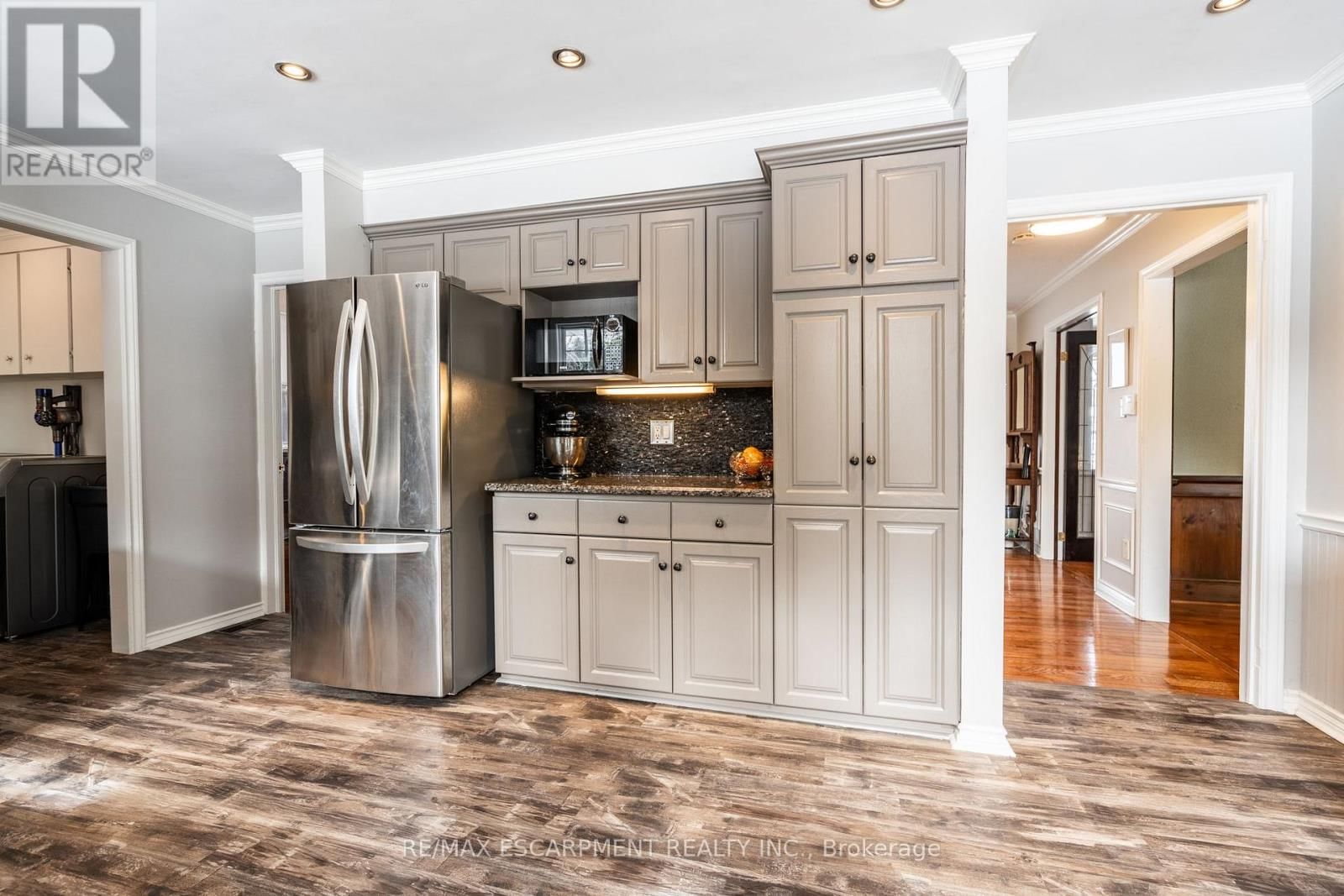 1 ACREDALE DRIVE Image 18