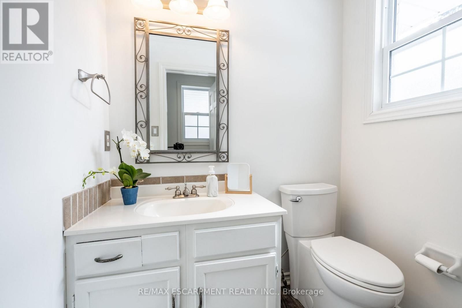 1 ACREDALE DRIVE Image 25