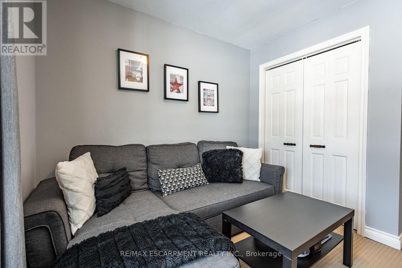 1 ACREDALE DRIVE Image 28