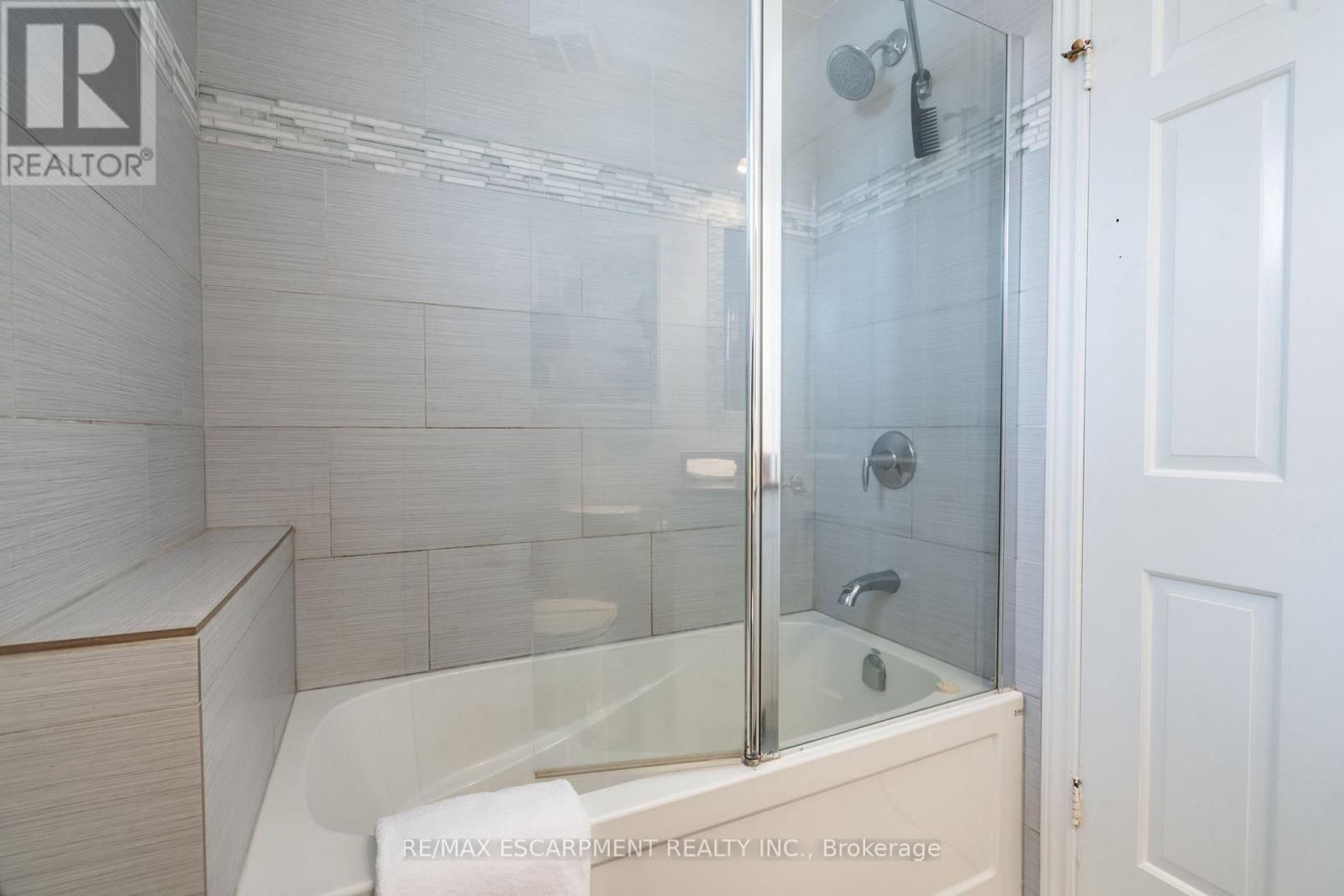 1 ACREDALE DRIVE Image 30