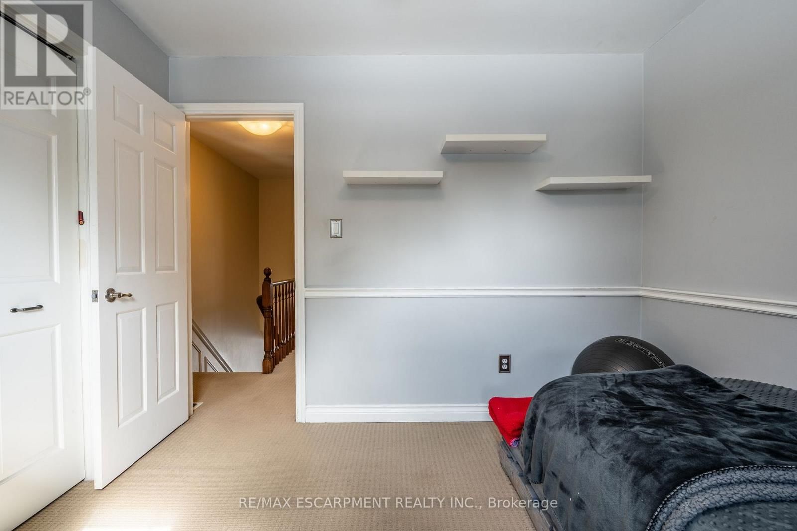 1 ACREDALE DRIVE Image 32