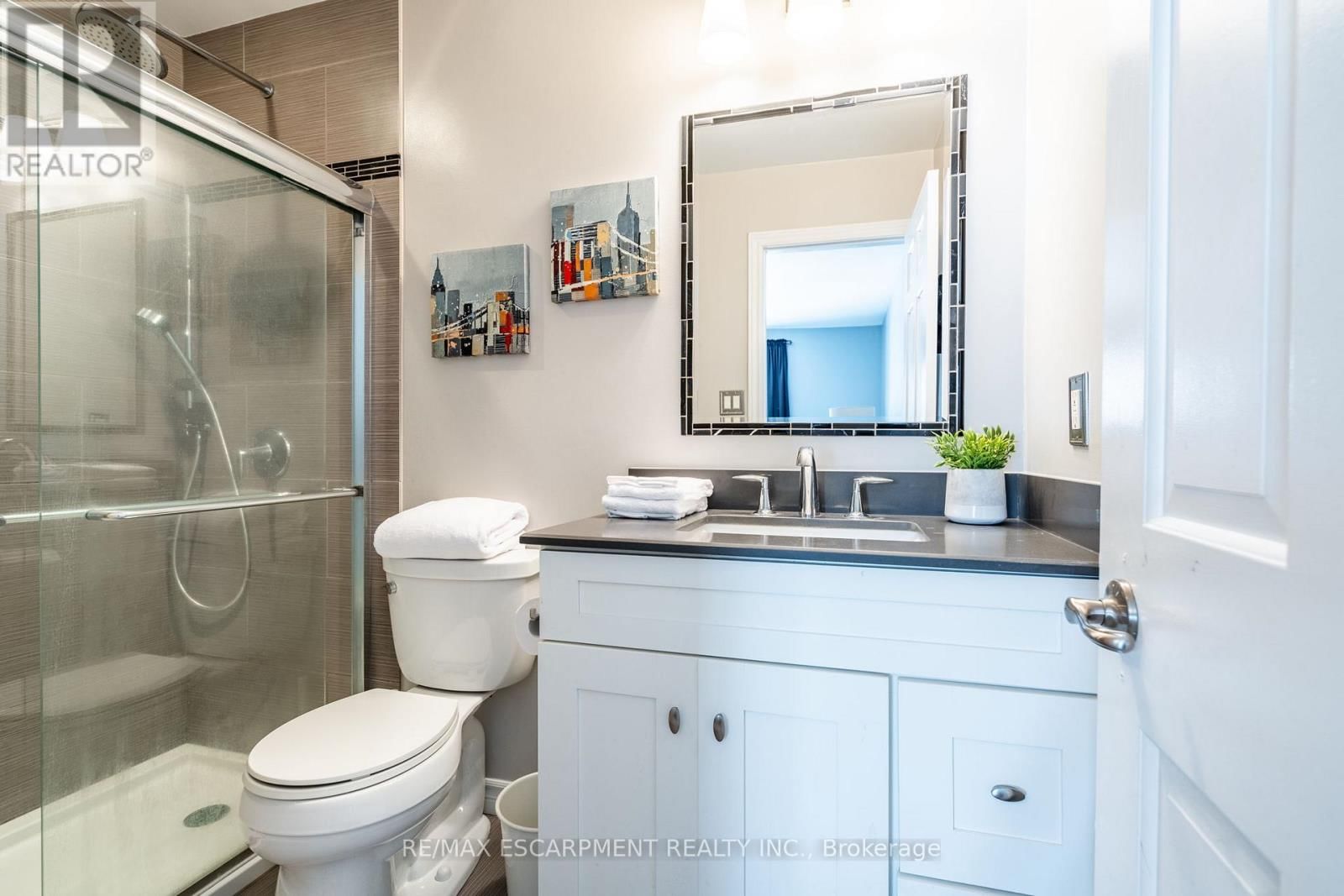 1 ACREDALE DRIVE Image 37