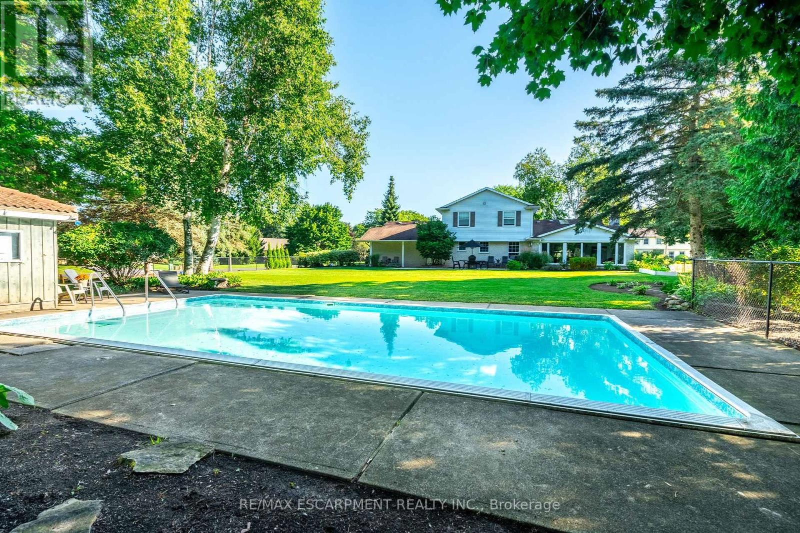 1 ACREDALE DRIVE Image 42