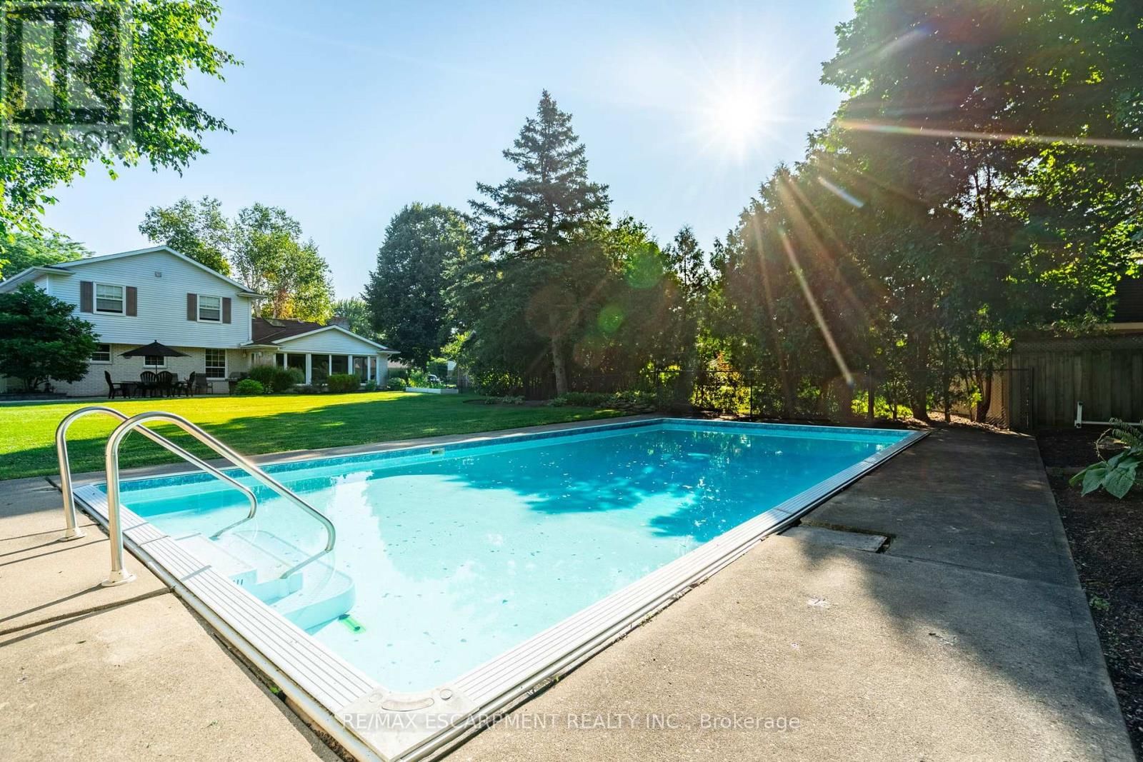 1 ACREDALE DRIVE Image 43