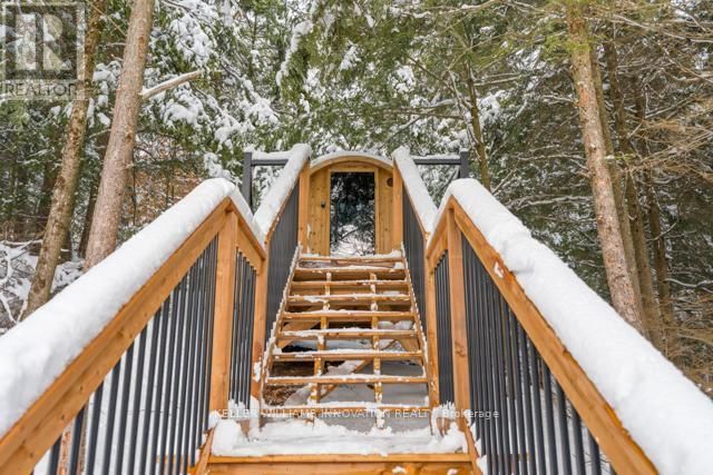 5789 NORTH KENNISIS LAKE ROAD Image 24