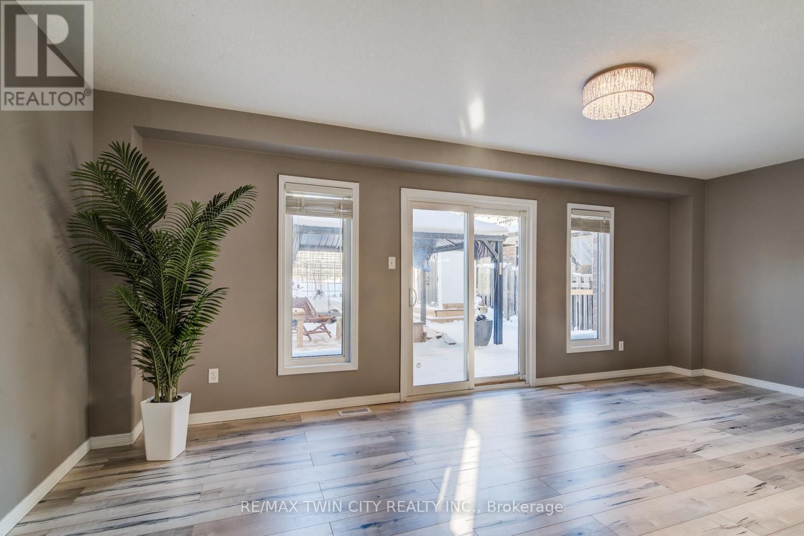 55 UPPER MERCER STREET Image 23