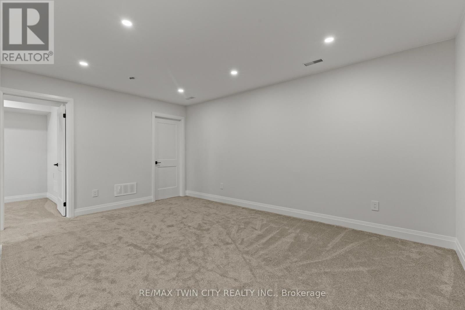 139 KING EDWARD STREET Image 27