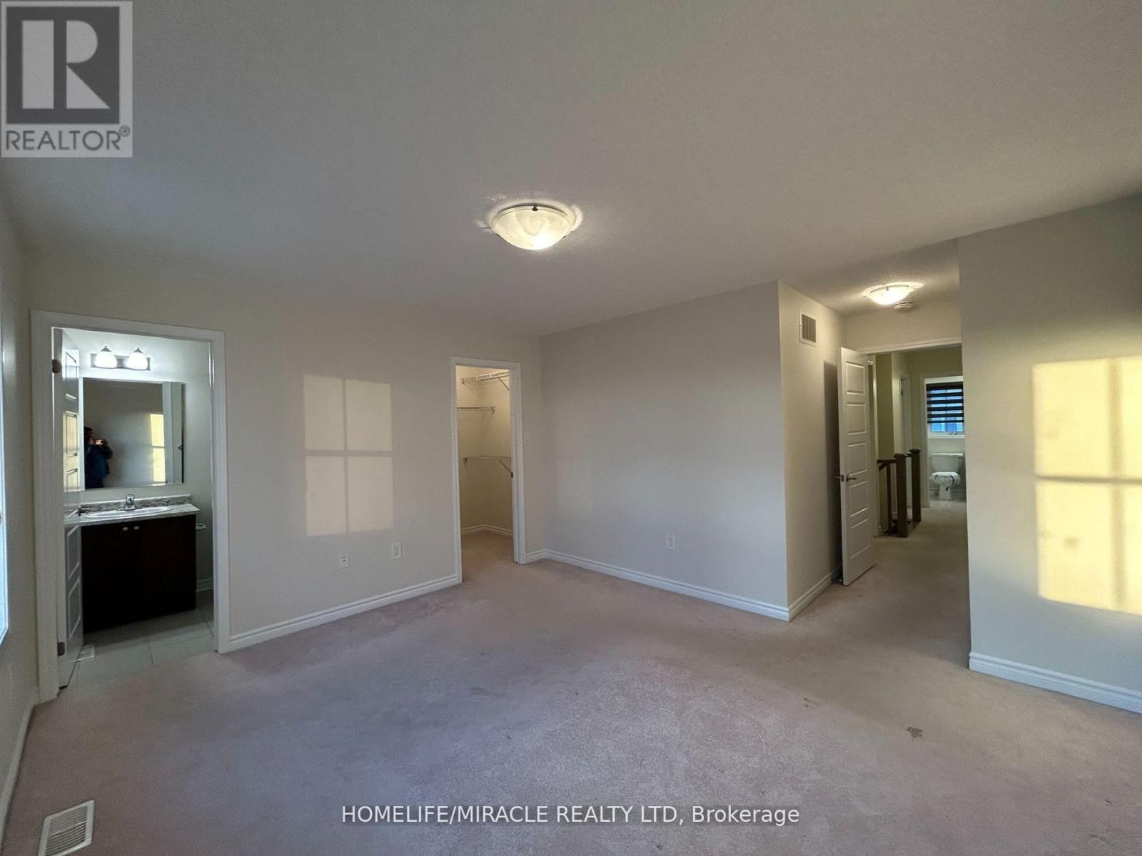 6 - 22 SPRING CREEK DRIVE Image 16