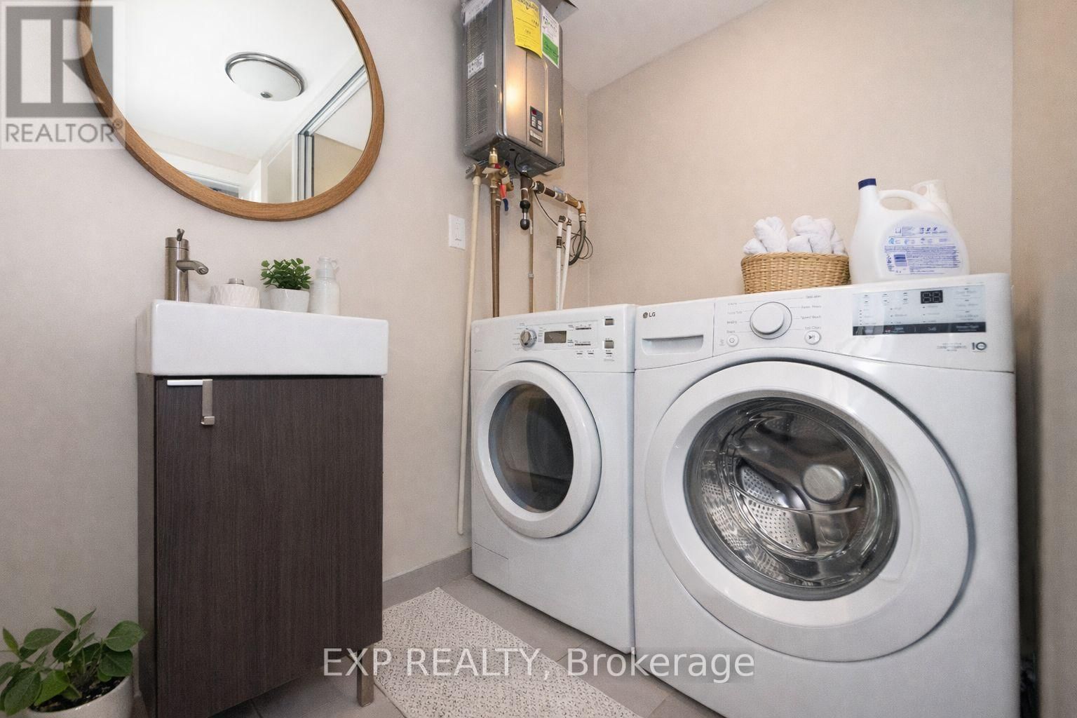 59 CONCORD STREET NORTH Image 12