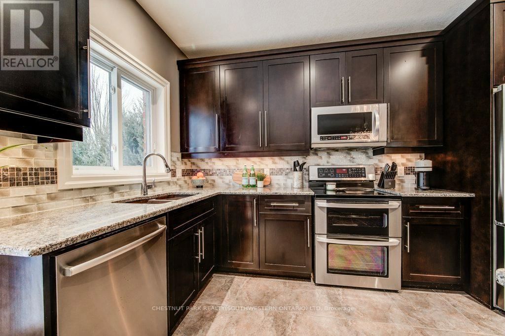 58 EDEN OAK TRAIL Image 16