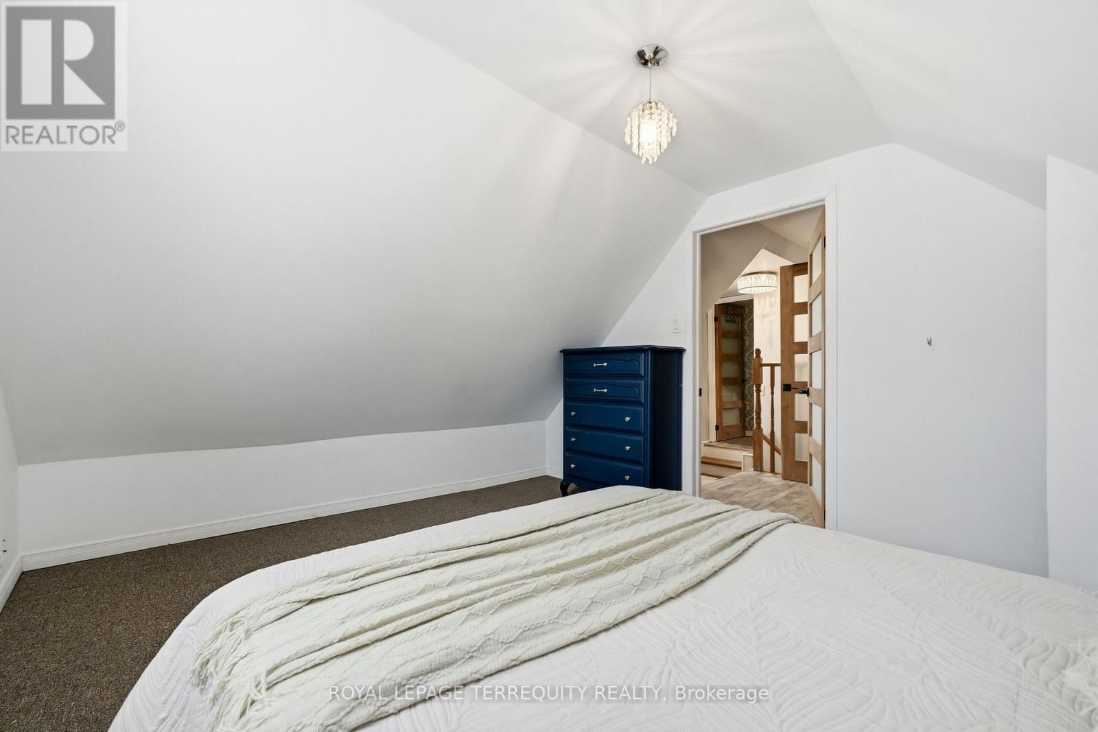 39 RAGLAN STREET SOUTH Image 18