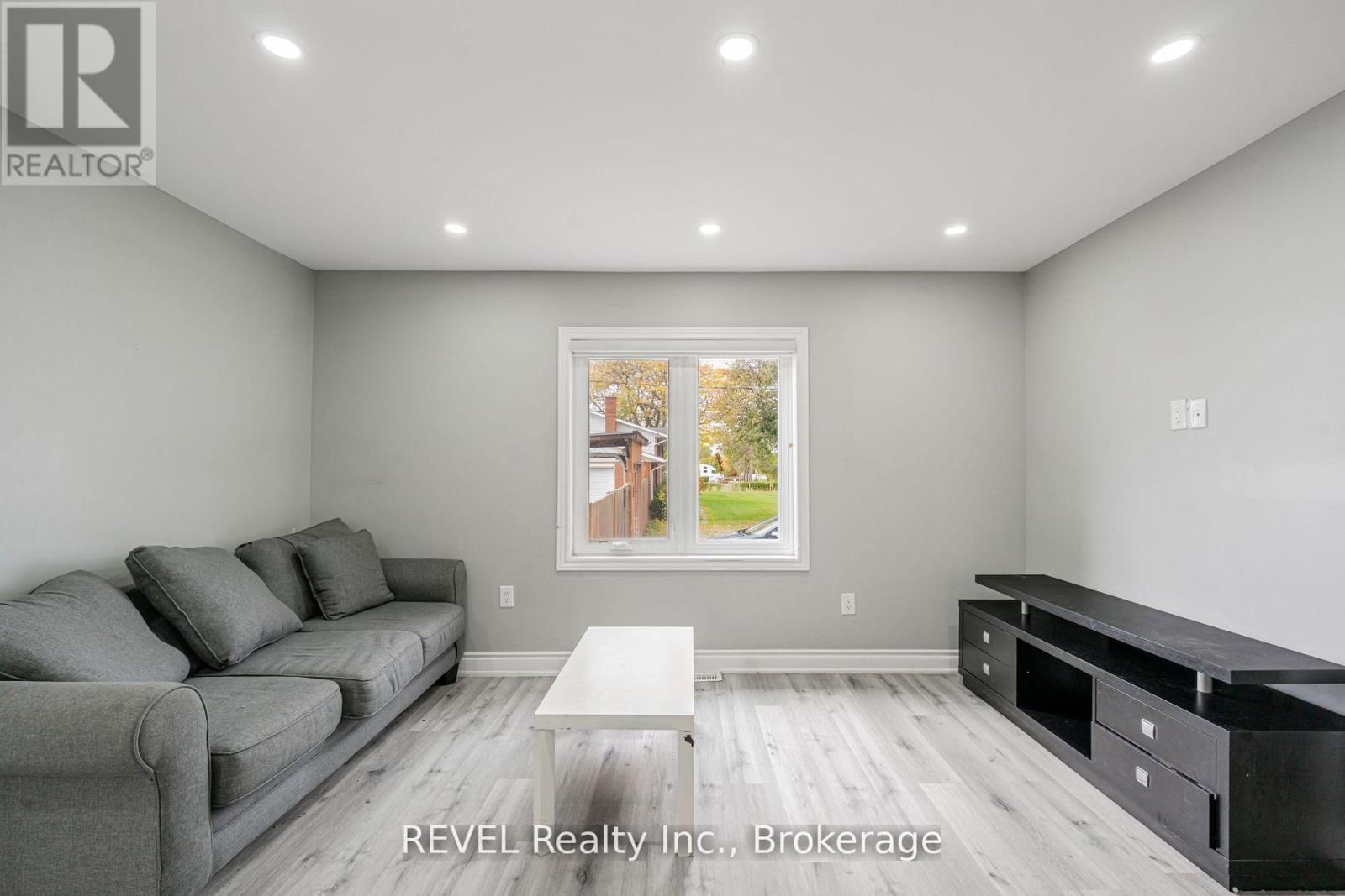 1269 1273 LARKIN ROAD EAST Image 13