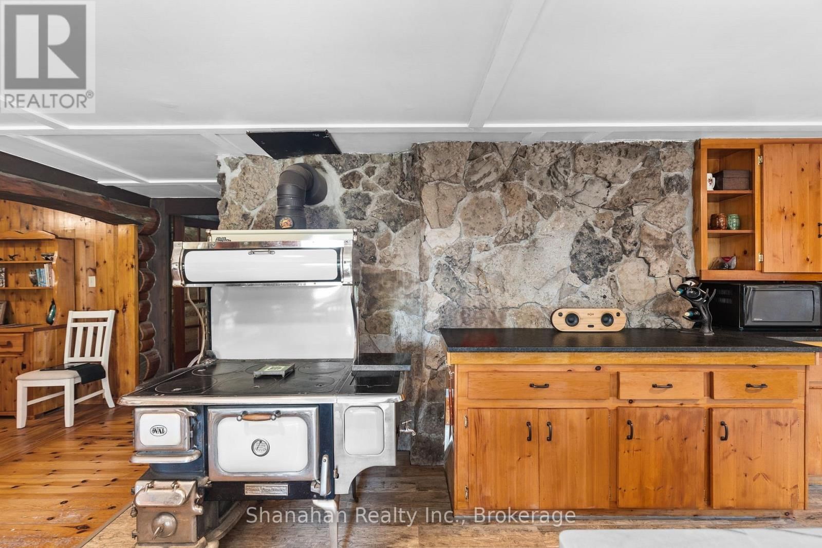 579 CAPE HURD ROAD Image 16