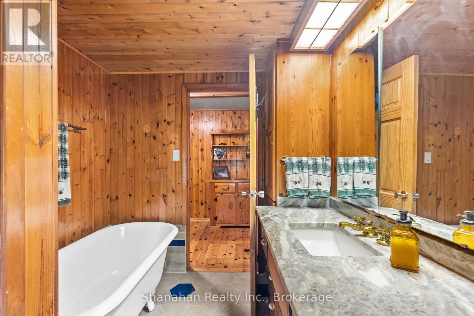 579 CAPE HURD ROAD Image 24