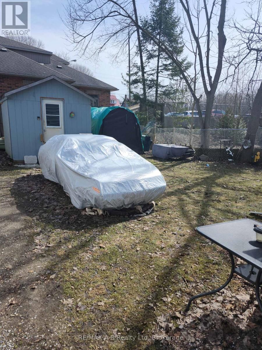 307 ERIE STREET Image 4