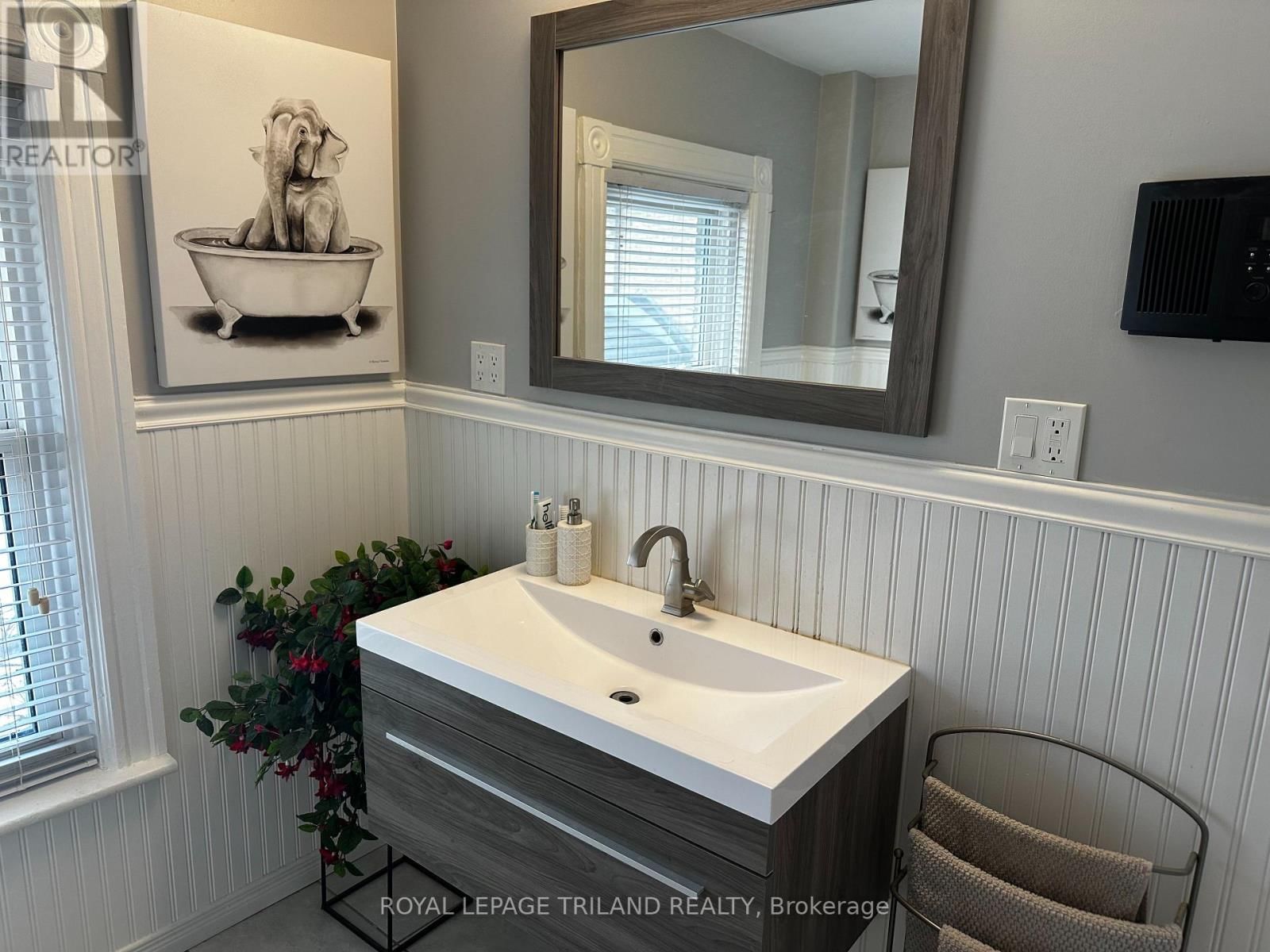 54 ELYSIAN STREET Image 12